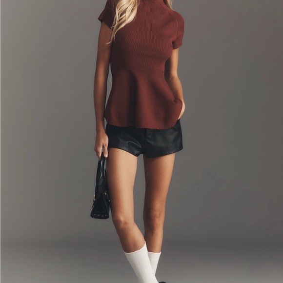 Chic Brown Ribbed Short Sleeve Top - Picture 3 of 3